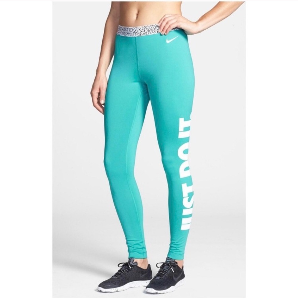 Nike Pro Core Just Do It Hyperwarm Leggings